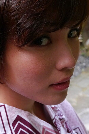 Hasumi takes a hot good time in the hot spring